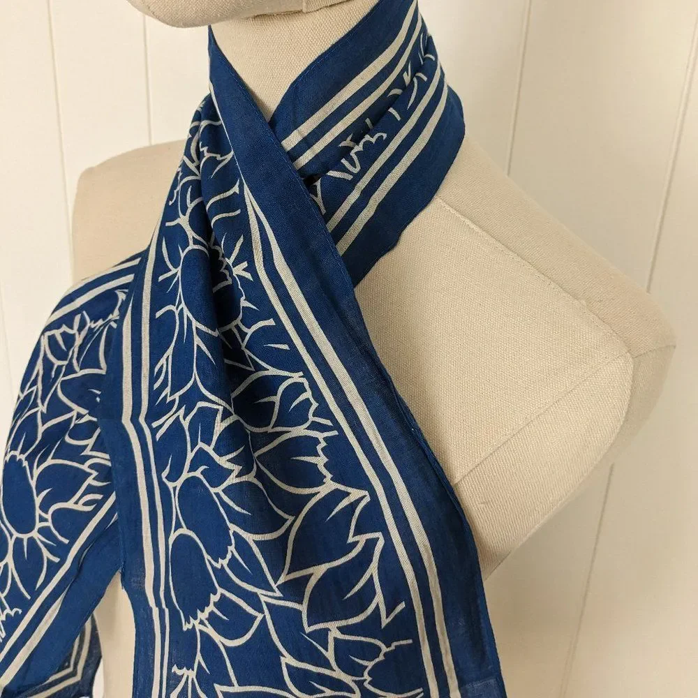 Vintage Eva MT Scarf - Blue and white tulips pattern - Narrow